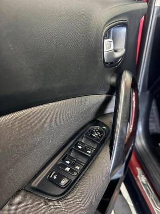 FIAT TORO 1.8 16V EVO FLEX FREEDOM AT6 FIAT TORO 1.8 16V EVO FLEX FREEDOM AT6